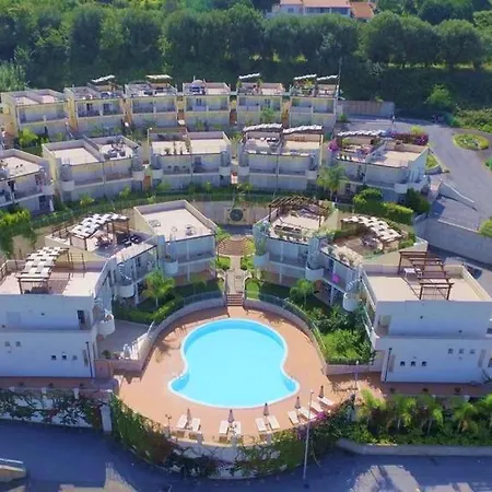 Appartamento Lux ! Swimmingpool ! Parking ! Separate Entrance ! Separate Territory ! *