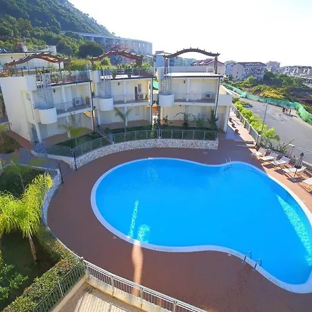 Appartamento Lux ! Swimmingpool ! Parking ! Separate Entrance ! Separate Territory ! Pizzo (Calabria)