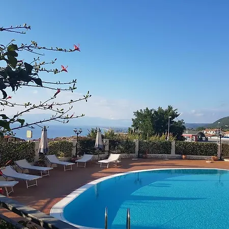 Appartamento Lux ! Swimmingpool ! Parking ! Separate Entrance ! Separate Territory !